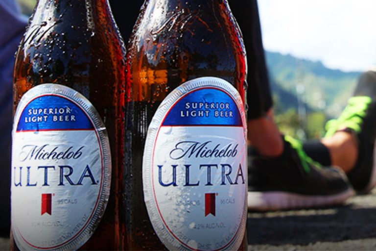 Llega Michelob Ultra, la nueva cerveza baja en calorías y carbohidratos