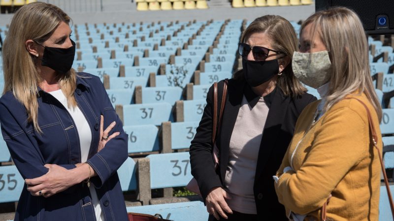 Varios clubes de fútbol firmaron un acuerdo con Fundación La Nave para promover el fútbol femenino