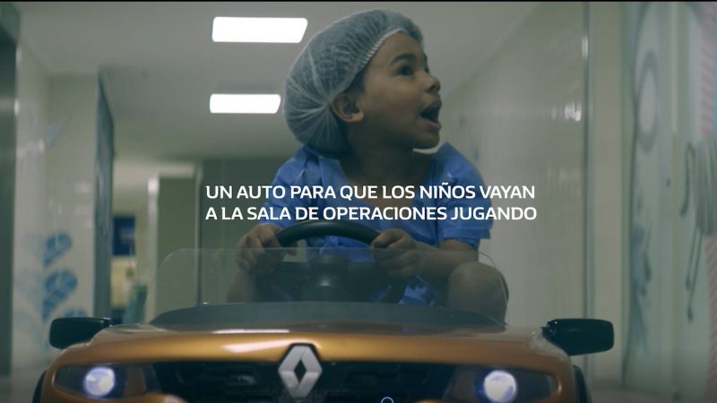 El Hospital Pereira Rossell recibe donación de mini autos eléctricos Renault para su Centro Quirúrgico Pediátrico