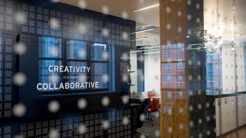 Red Hat impulsó la modernización de las telecomunicaciones en todo el planeta con tecnologías de nube híbrida abierta