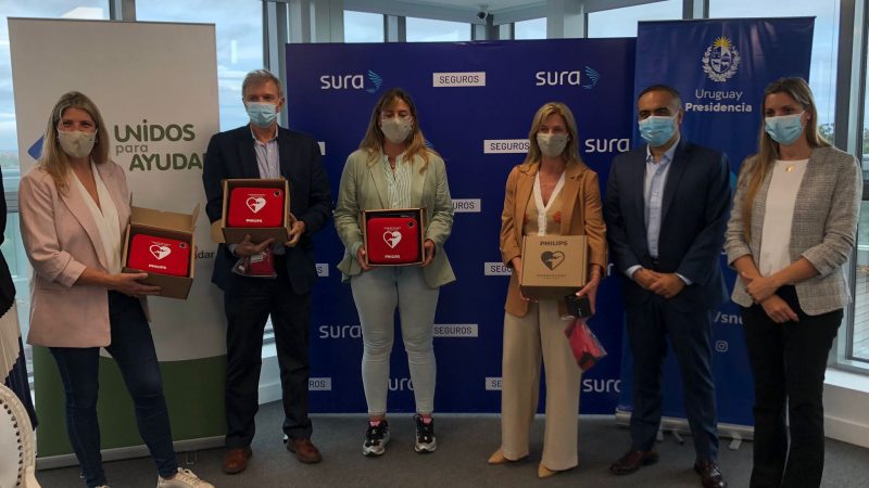 Seguros SURA donó desfibriladores a la organización solidaria Unidos para Ayudar