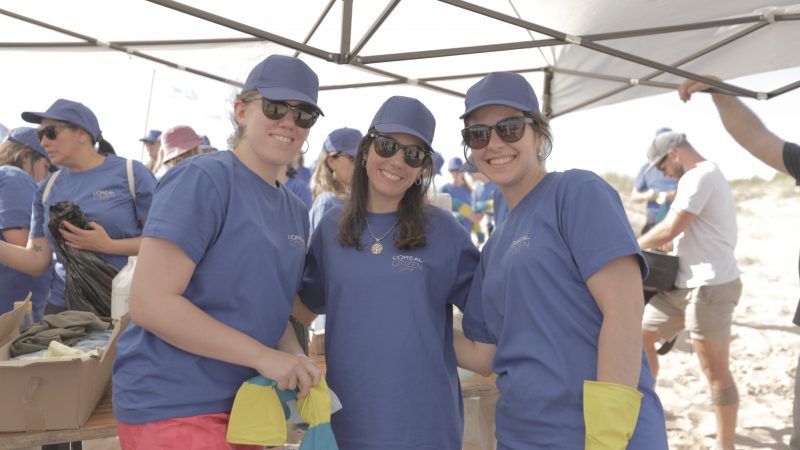 L´Oréal Uruguay celebró su «Citizen Day» con una jornada de limpieza de playas con más de 100 colaboradores