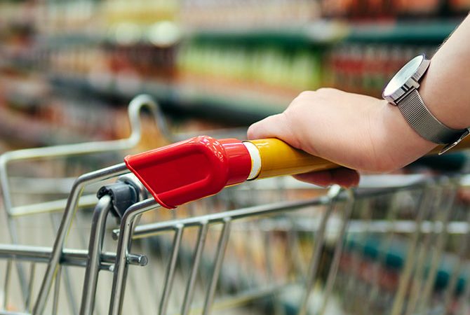 Comercios uruguayos registran caída en el consumo y aumento en la facturación