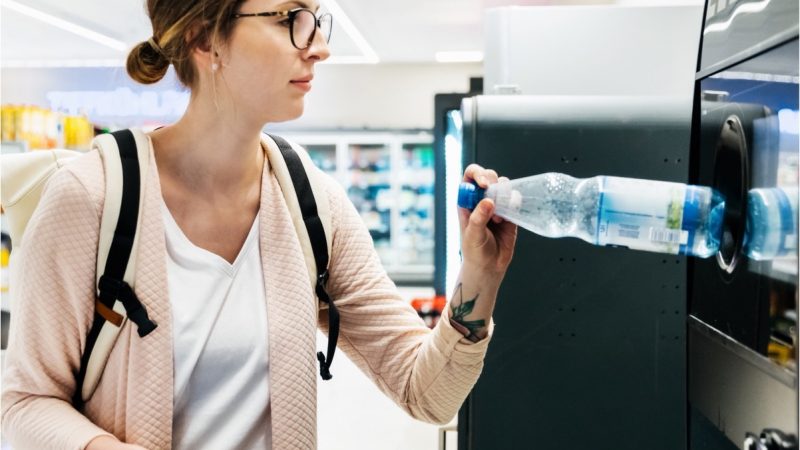 La industria retail cambia con la nube híbrida y la IA para satisfacer las preferencias de compra y sostenibilidad siempre cambiantes de los consumidores