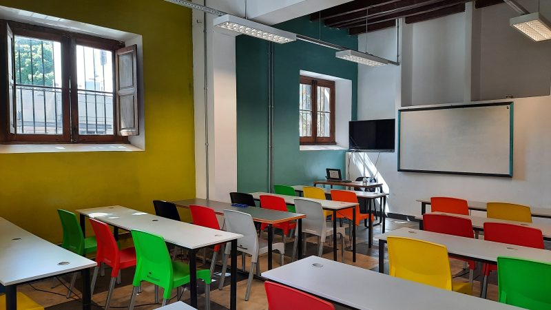 INCA donó pintura para renovar las instalaciones de Ánima Bachillerato Tecnológico