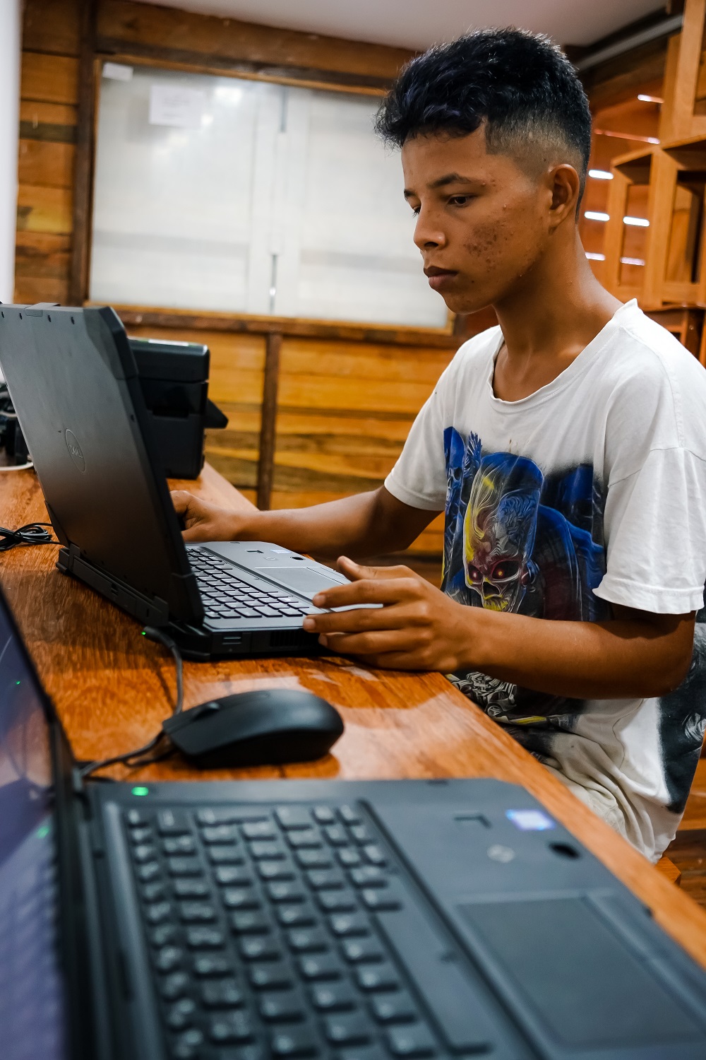 Michael Dell destaca el proyecto Solar Community Hub en Latinoamérica como ejemplo de tecnología para la recuperación de la economía y la sociedad