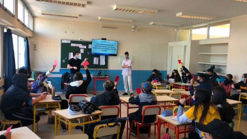 FNC y DESEM lanzan ciclo de talleres para jóvenes sobre la importancia del cero consumo en menores