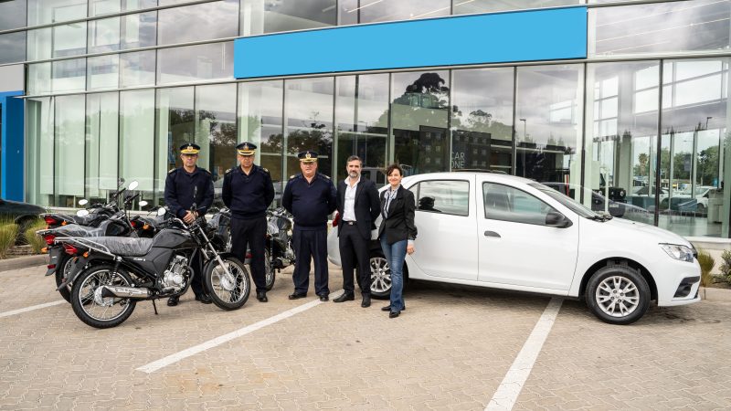 Car One Center donó vehículos y equipamiento a la Jefatura de Policía de Canelones