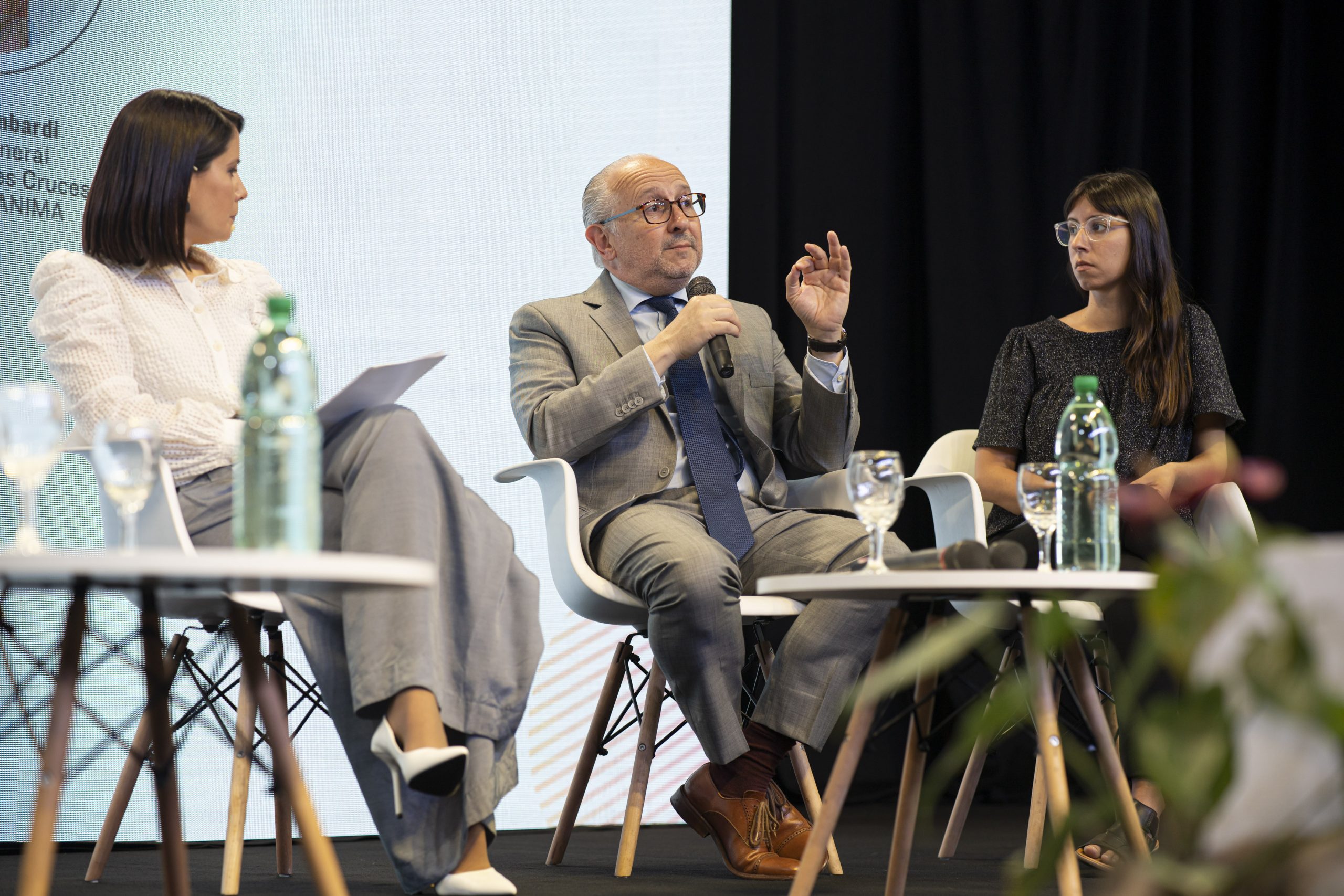 Conferencia anual de DERES hizo un llamado a la acción para concretar proyectos de agenda sostenible 2023