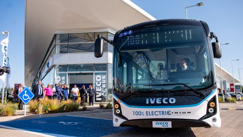 IVECO BUS presenta junto a Santa Rosa nuevas soluciones de movilidad sostenible para el transporte de pasajeros