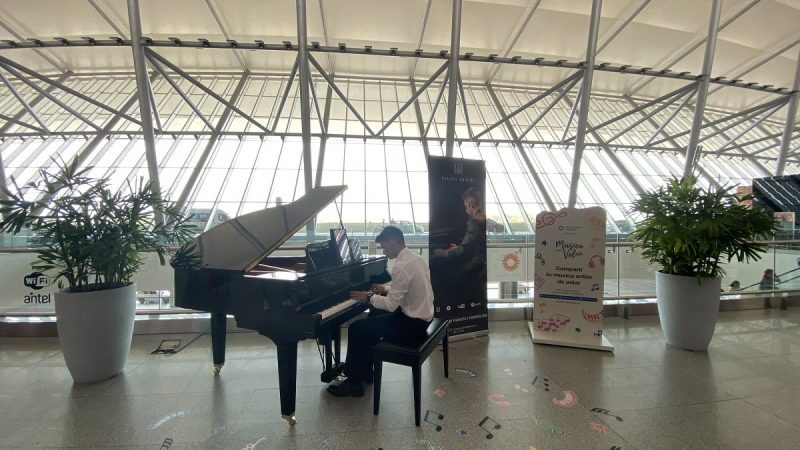 El Aeropuerto de Carrasco sorprendió a sus pasajeros en San Valentín