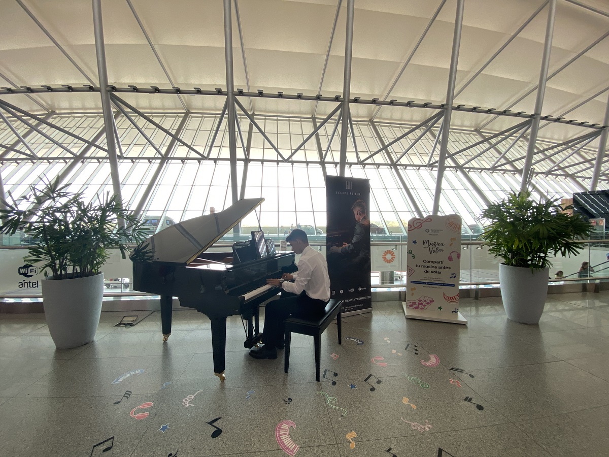 El Aeropuerto de Carrasco sorprendió a sus pasajeros en San Valentín