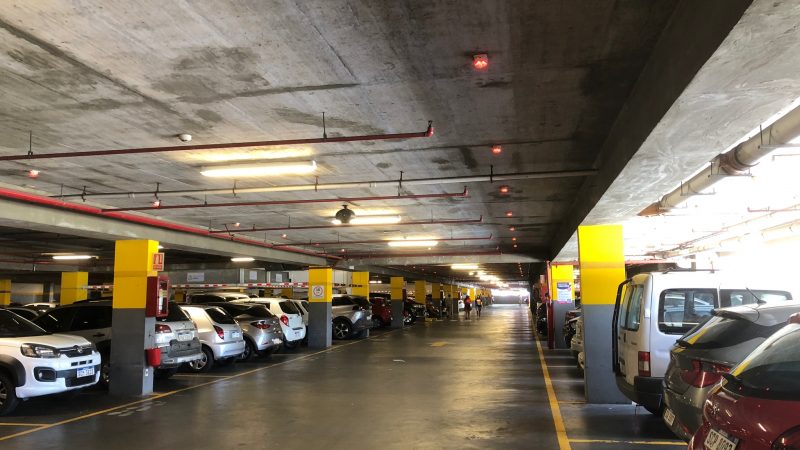 Tres Cruces Shopping simplifica el proceso de estacionamiento con nuevo sistema inteligente