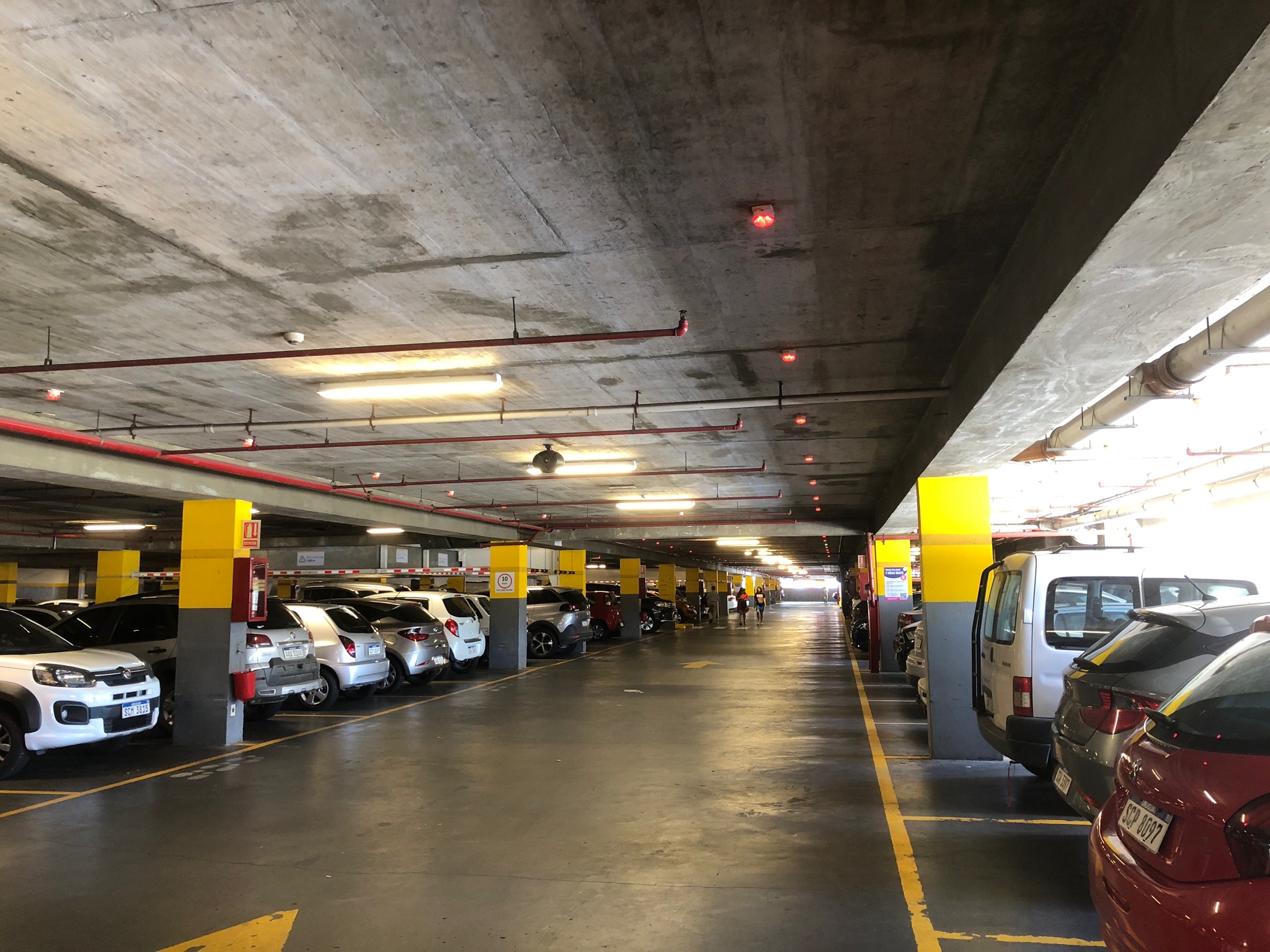 Tres Cruces Shopping simplifica el proceso de estacionamiento con nuevo sistema inteligente
