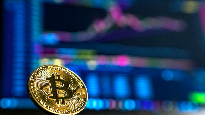 ¿Cómo se promueve el combate a la cripto delincuencia en Colombia?