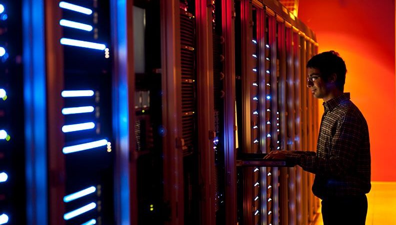 4 factores que determinan la disponibilidad de los centros de datos 24/7