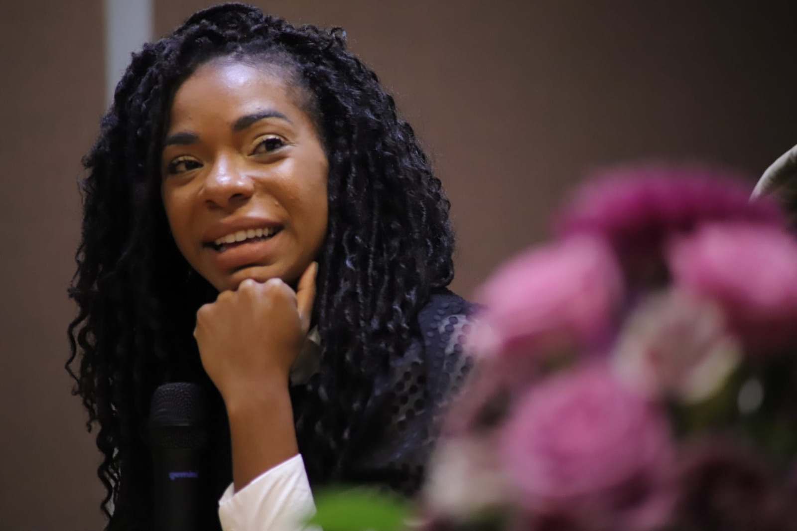 La atleta uruguaya Déborah Rodríguez participó de actividad enmarcada en el Mes de la Mujer y abogó por el cuidado de la salud mental y la práctica de deportes
