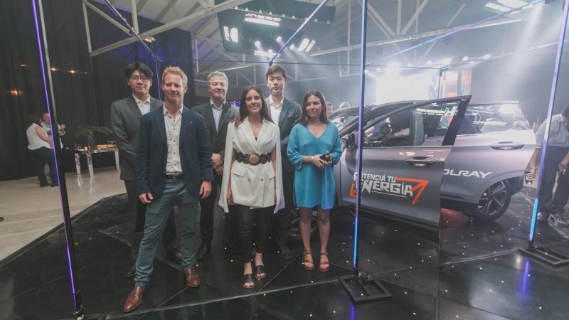 Geely Coolray:  el SUV que vendió más de 800.000 unidades llegó a Uruguay en su versión renovada