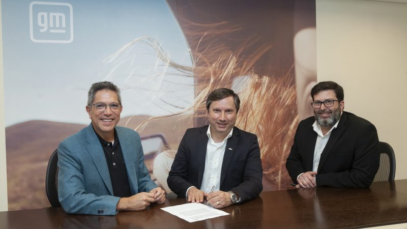Presidente de General Motors Sudamérica visita el Uruguay y destaca el éxito y liderazgo de Chevrolet en el país