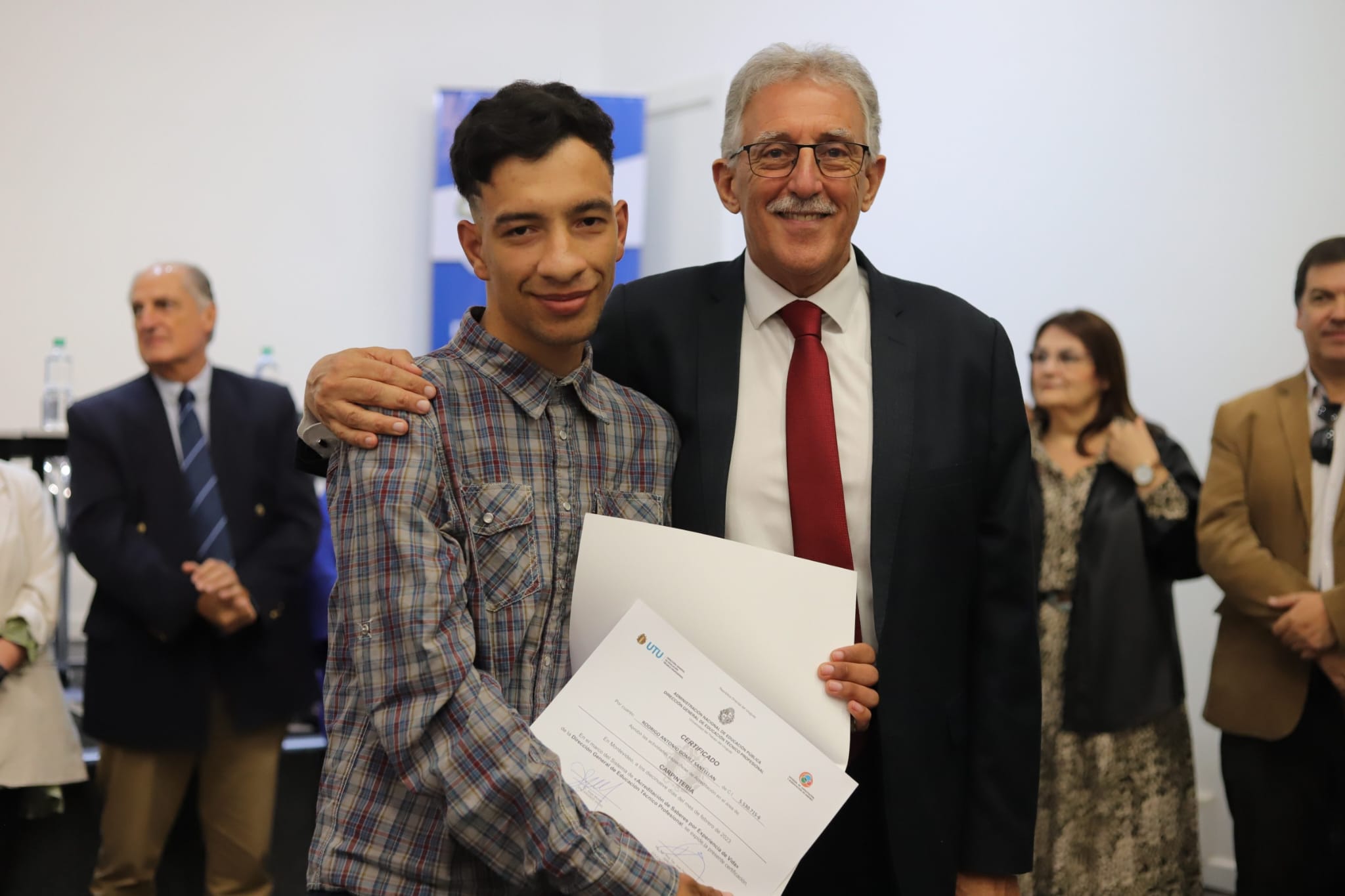 UTU ENTREGÓ ACREDITACIONES DE SABERES OCUPACIONALES A ESTUDIANTES CON CAPACIDADES DIFERENTES