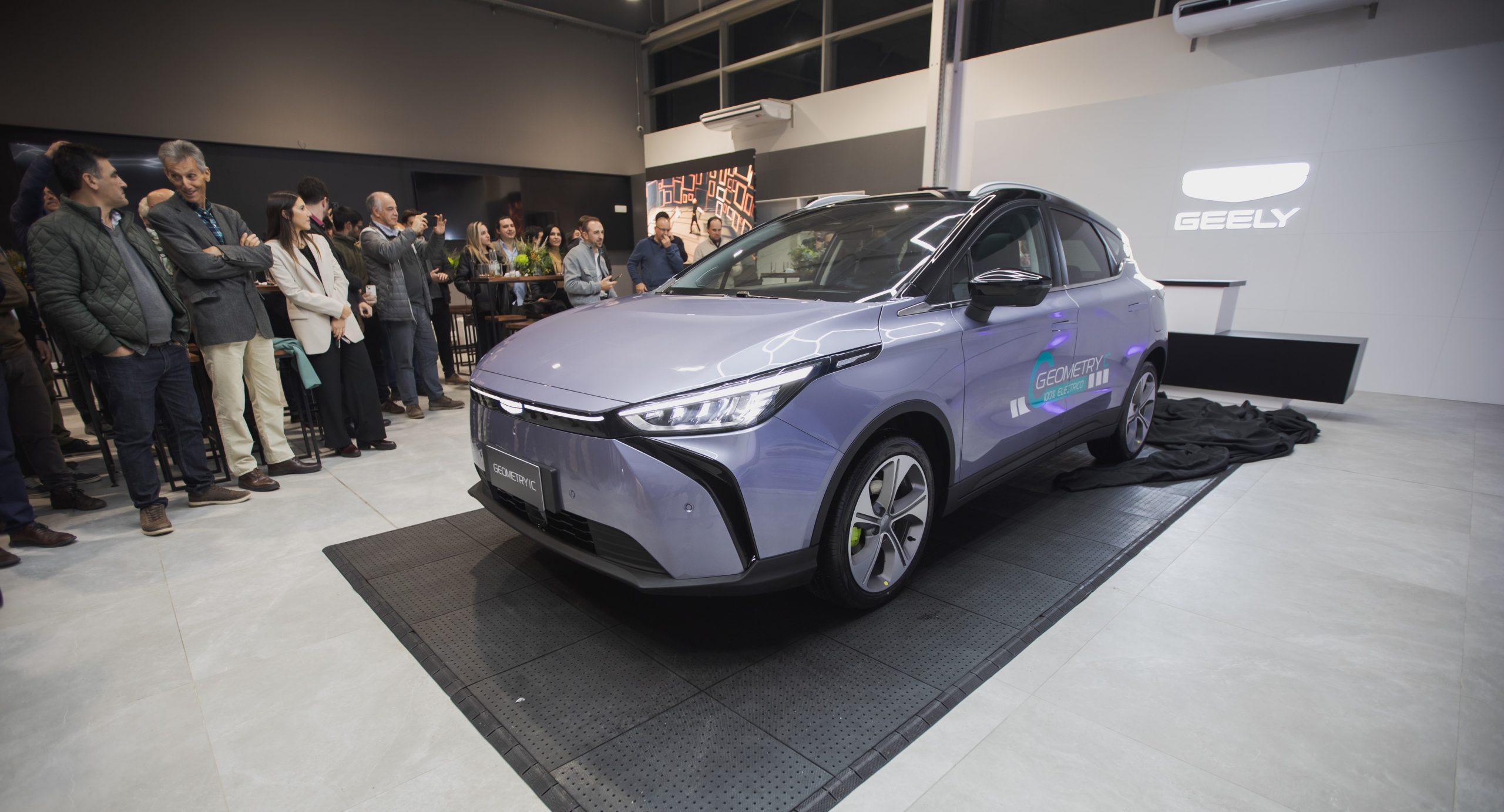 Geely Geometry C: el SUV del futuro llegó a Uruguay