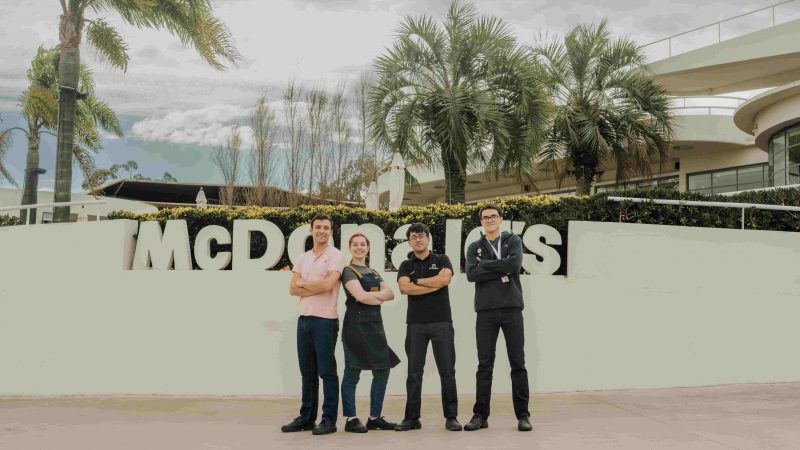 Arcos Dorados supera los 2 millones de capacitaciones y oportunidades de acceso al mercado laboral formal brindadas para jóvenes en América Latina y el Caribe