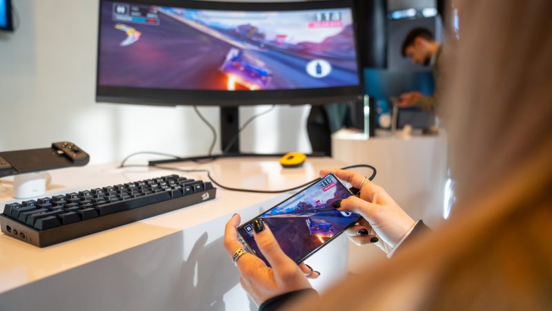 ZTE y su apuesta para Uruguay: el smartphone 5G más accesible, modelos gamer y alianza con Antel
