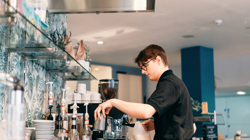NESTLÉ® continúa impulsando su Iniciativa por los Jóvenes con una nueva edición de NESTLÉ®  Conecta: feria de empleo virtual y gratuita para jóvenes