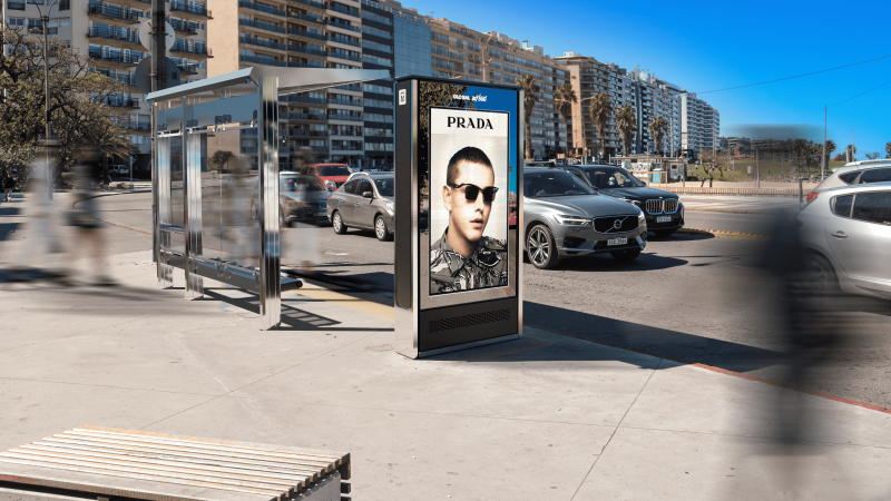 Global vía pública y ad-360 impulsan la transformación urbana en Montevideo con refugios modernos y accesibles