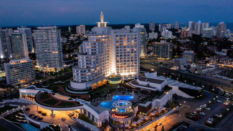 Vuelve la Noche de los Recuerdos con Experiencia Queen en Enjoy Punta del Este