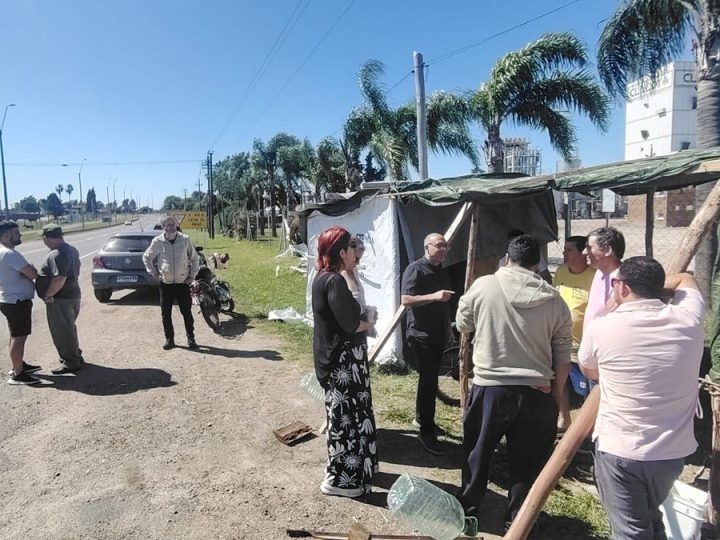 Extrabajadores de Claldy anunciaron que harán una huelga de hambre en una carpa frente a la Torre Ejecutiva
