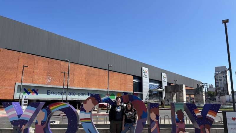 Tres cruces shopping presenta su concurso “Impactá con tu arte” para intervenir el Landmark YOAMOUY