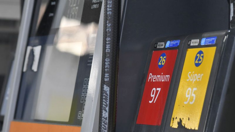 Combustibles: proyecciones anticipan baja en los precios de la nafta y el gasoil para enero de 2026