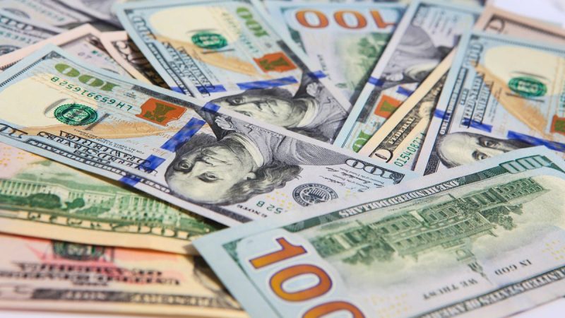 El dólar cerró arriba de $ 40,3 tras una semana marcada por la guerra en Medio Oriente
