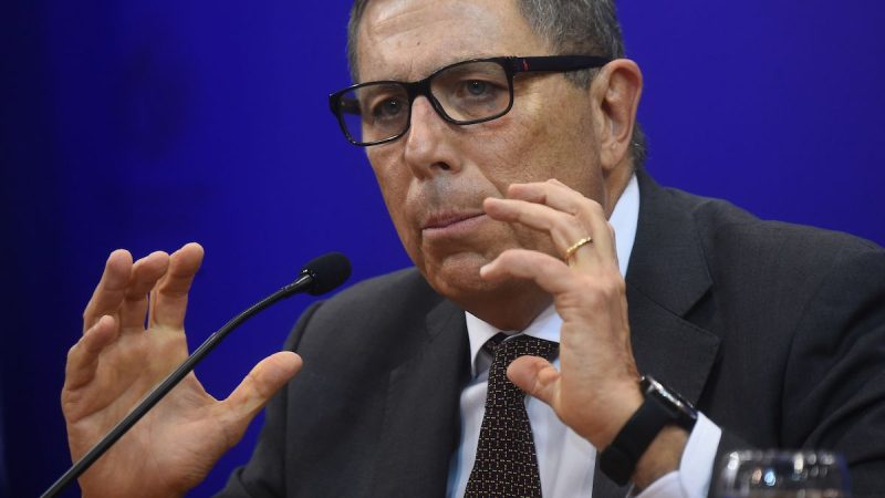 Gabriel Oddone advirtió por efectos de la guerra en Medio Oriente y habló de un "shock negativo" por precios de energía