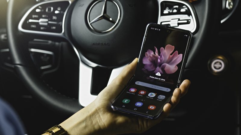 Mercedes-Benz y Samsung combinan sus tecnologías mediante el nuevo Galaxy Z Flip