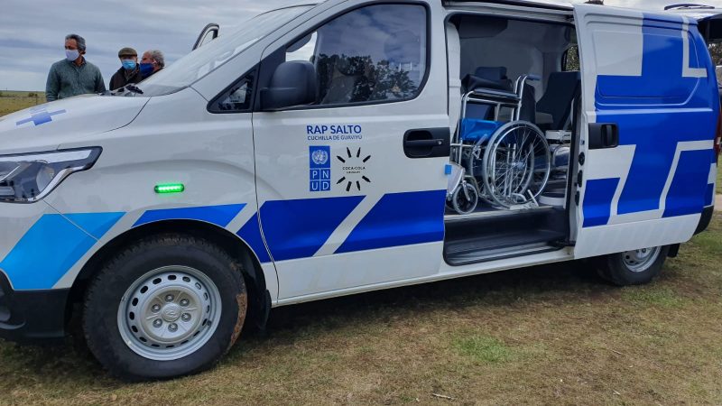 Policlínica de Salto recibió ambulancia donada por Coca-Cola Uruguay y el PNUD