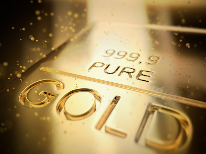 El oro toca fondo y está en su precio más bajo desde 2020