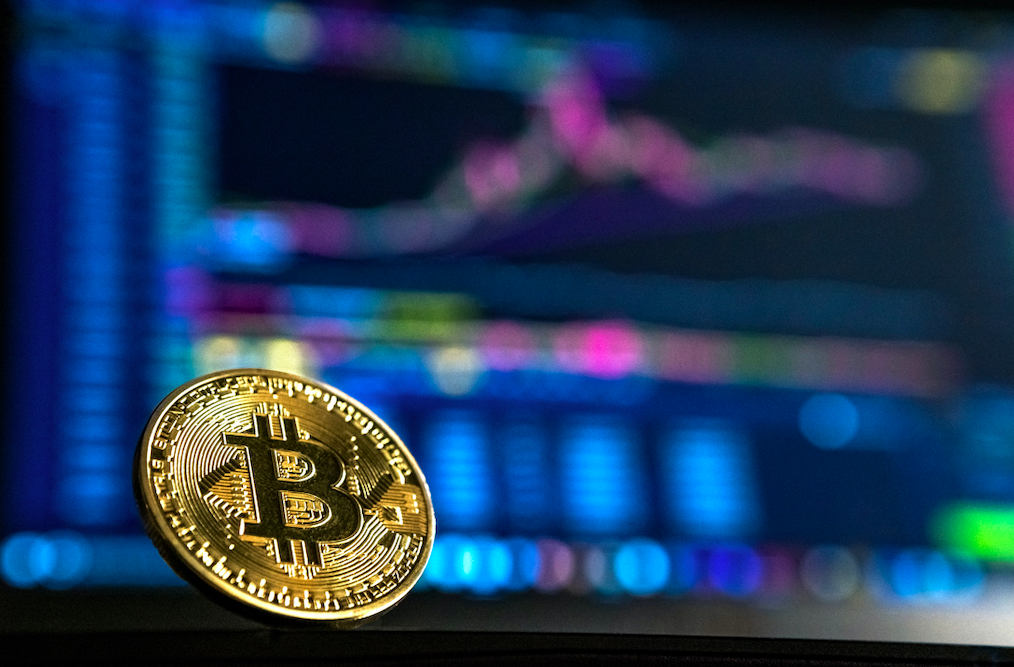 ¿Cómo se promueve el combate a la cripto delincuencia en Colombia?