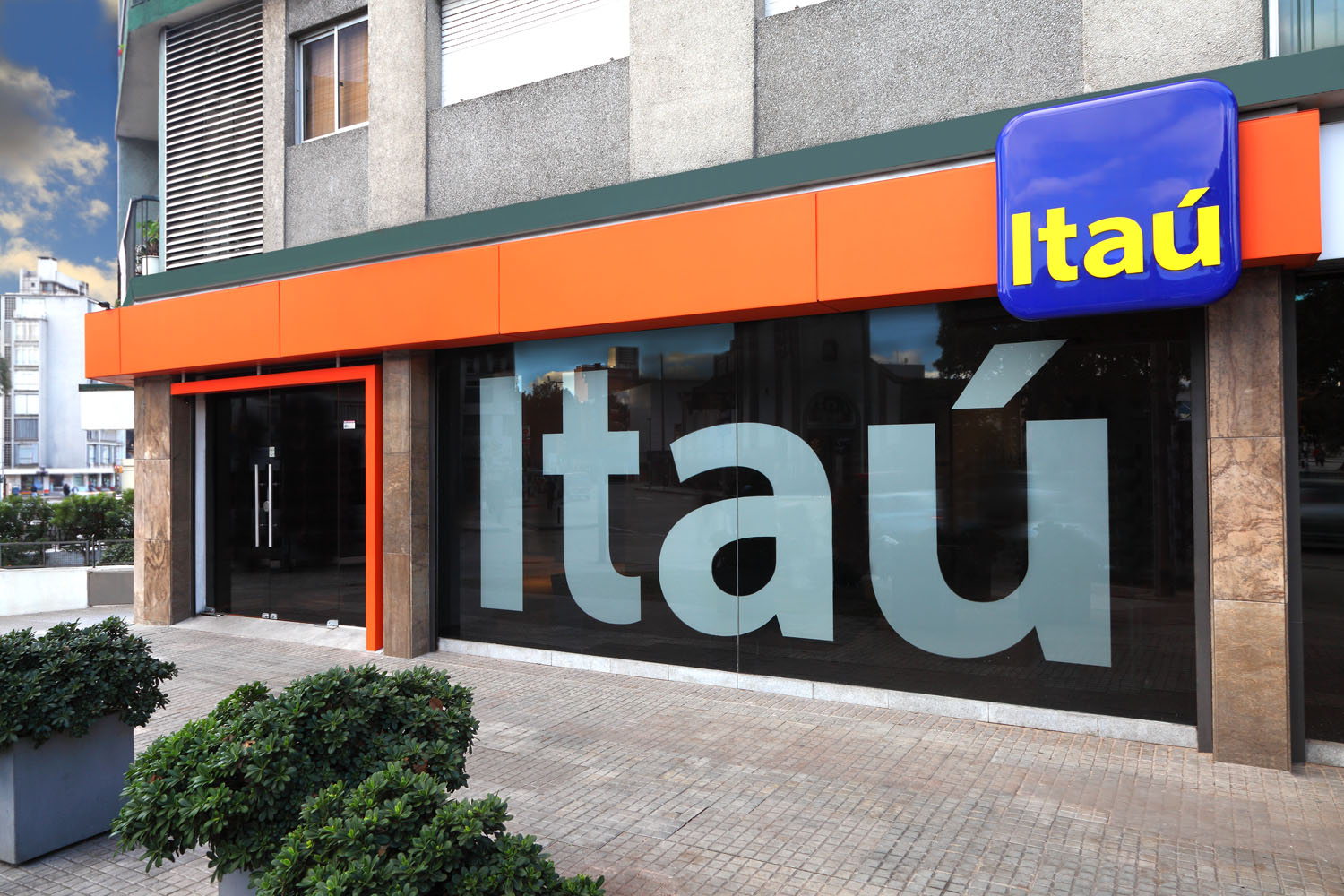 Itaú Uruguay y Abya forjan alianza estratégica para impulsar la innovación en cloud gaming