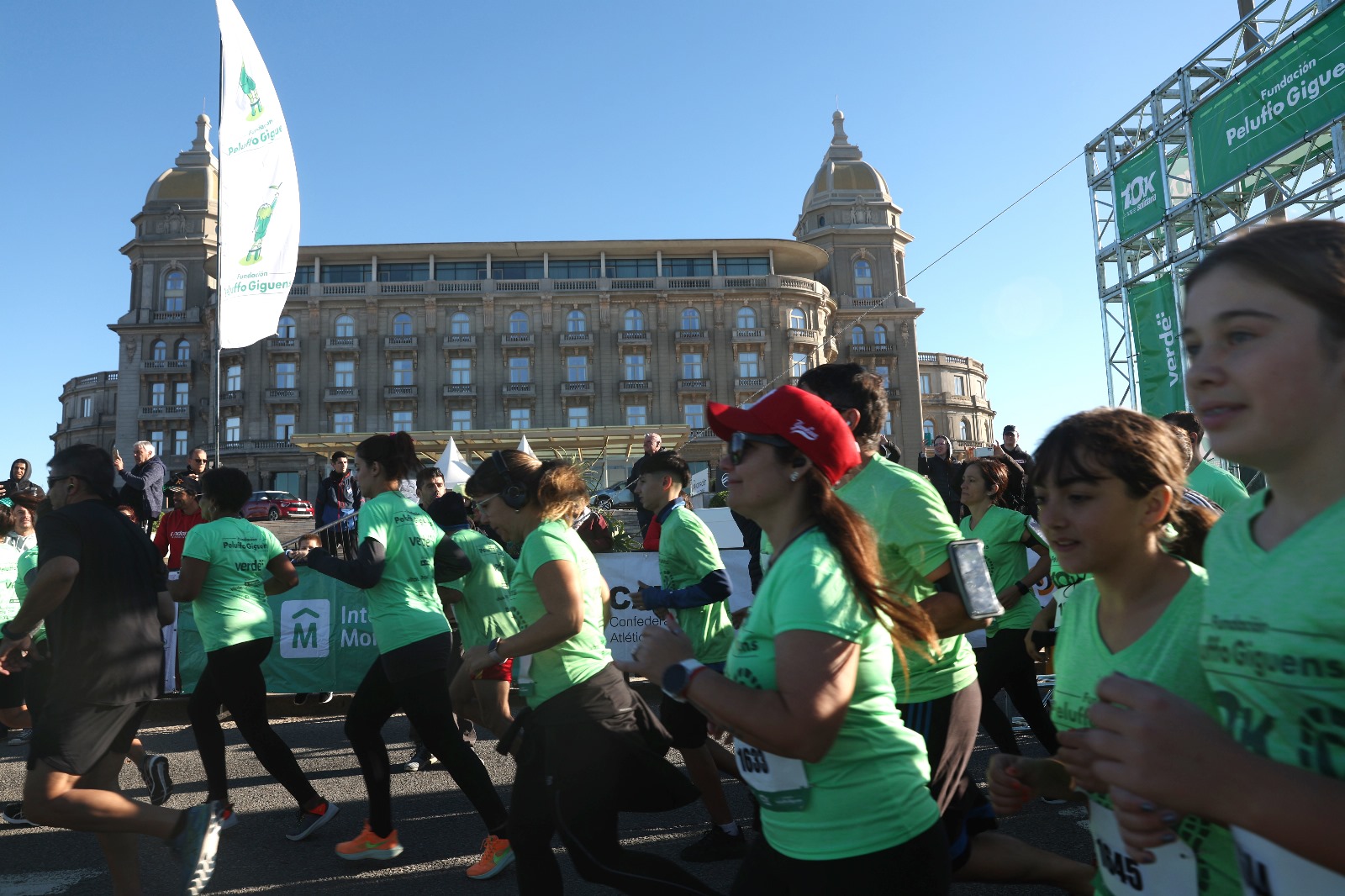 La tercera edición de la Carrera Solidaria de la Fundación Peluffo Giguens recaudó más de 1.500.000 pesos