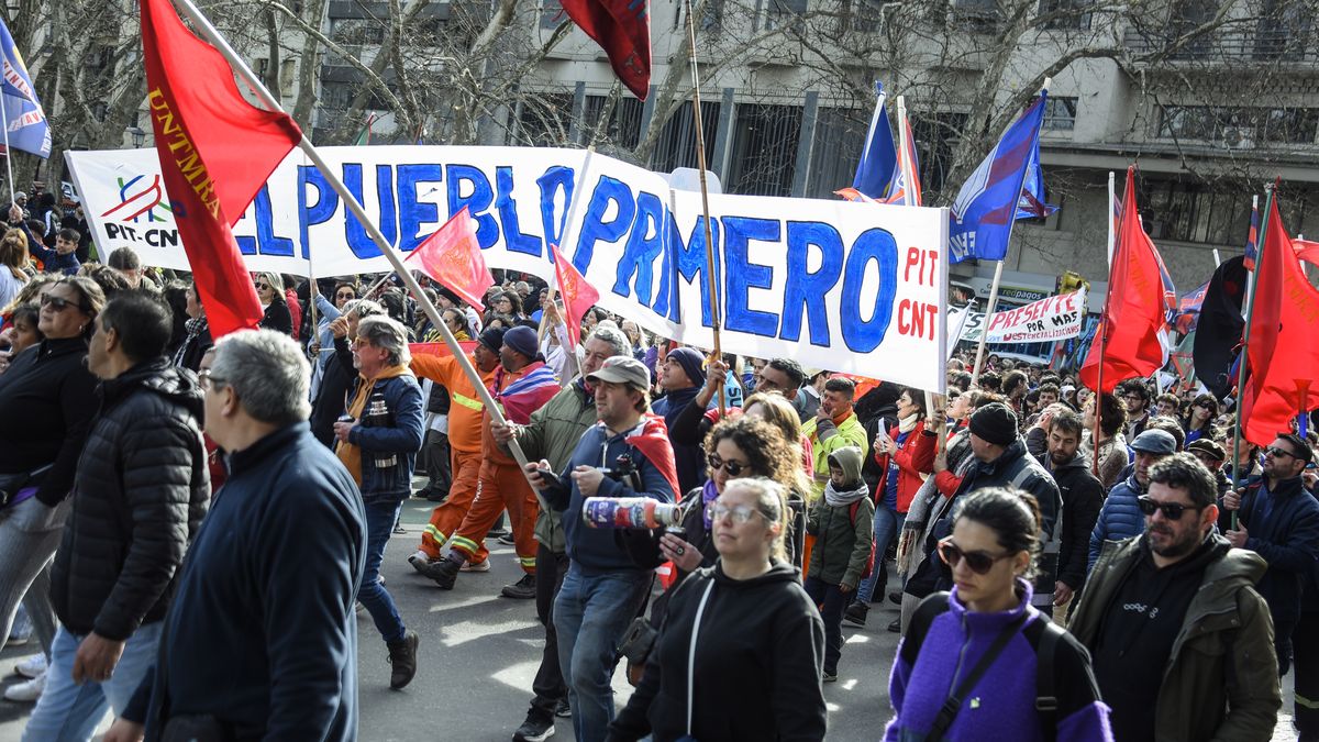 Presupuesto y salarios: PIT-CNT fijó su segundo paro general en gobierno de Orsi