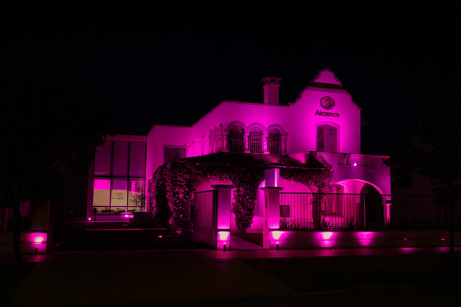 Con el apoyo del Ministerio de Salud Pública y el Hospital de Clínicas, Alcance presenta su nueva edición del Mes Rosa
