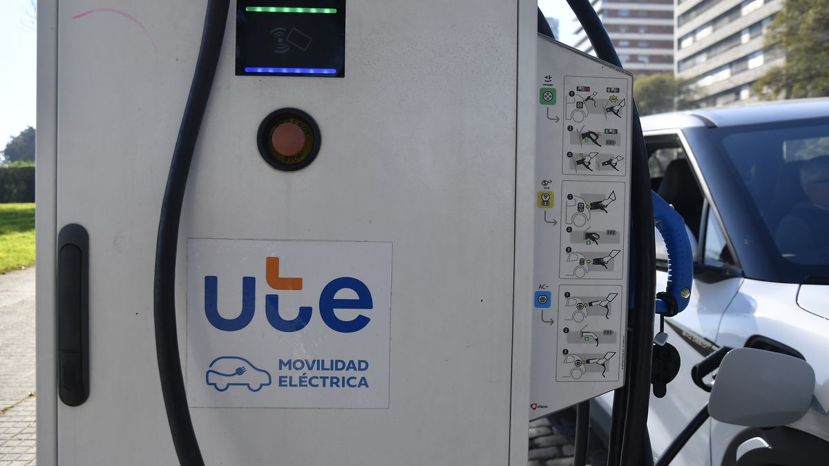 UTE aprobó aumento de 5% en el precio de la carga de vehículos eléctricos en la red pública