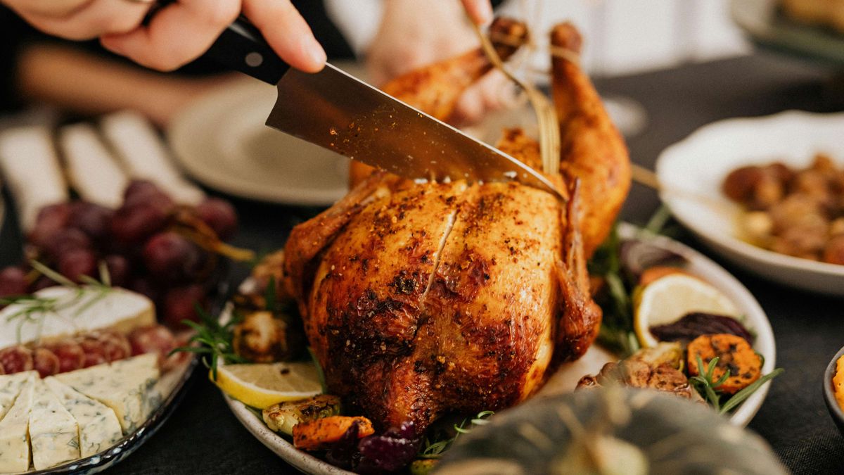 Avícolas afirmaron que está garantizado el abastecimiento de carne aviar para las fiestas y que el precio baja