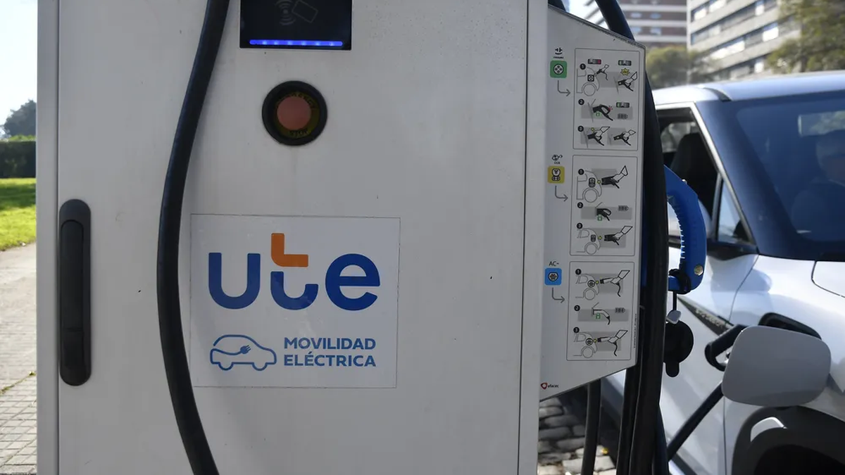 UTE dispuso un nuevo aumento en el precio de la carga de vehículos eléctricos en la red pública