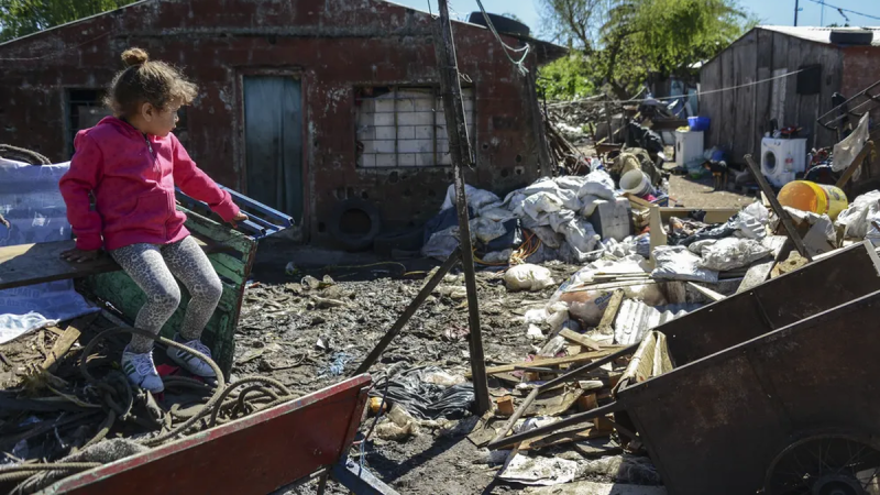 Pobreza multidimensional: los uruguayos que enfrentan privaciones más allá del ingreso