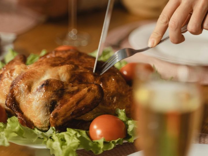 El precio del pollo al consumidor a contramano del costo de la carne vacuna