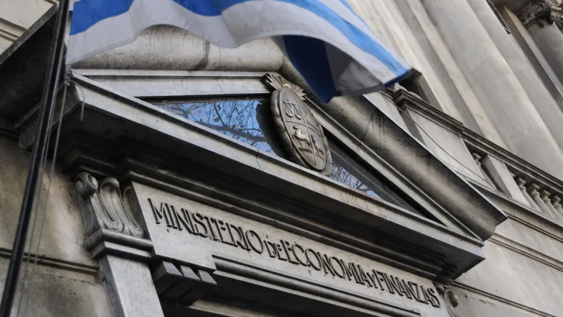 Proyecto de competitividad apunta a reforzar el control de mercados y concentraciones económicas