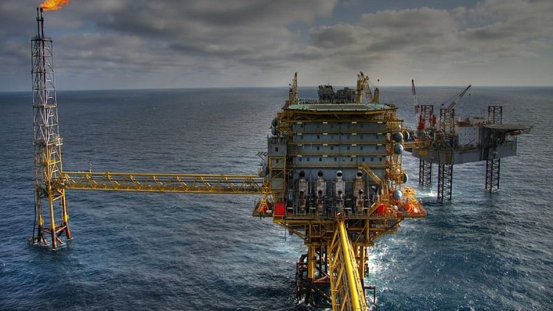El petróleo cae por debajo de US$ 75 tras acuerdo preliminar entre Estados Unidos e Irán